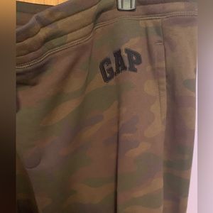 Plus GAP Camo Joggers